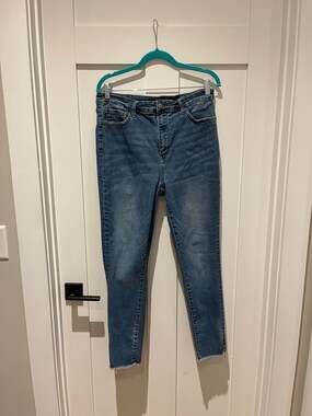 Judy Blue High Rise Skinny Fit Raw Hem Denim Jeans Style JB88682